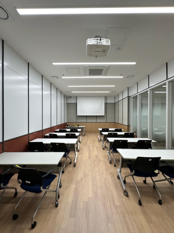 지하 강의실